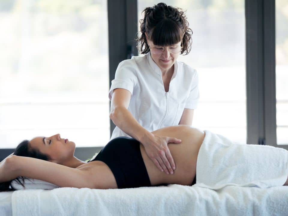 Pregnancy Chiropractor: Top 9 Benefits of Chiropractic Care During Pregnancy